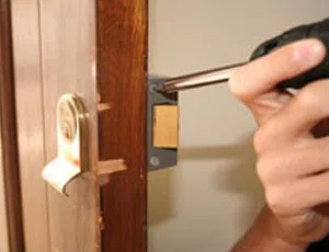 Locksmith Store Greenvale, NY 516-367-0324 - change-locks-service